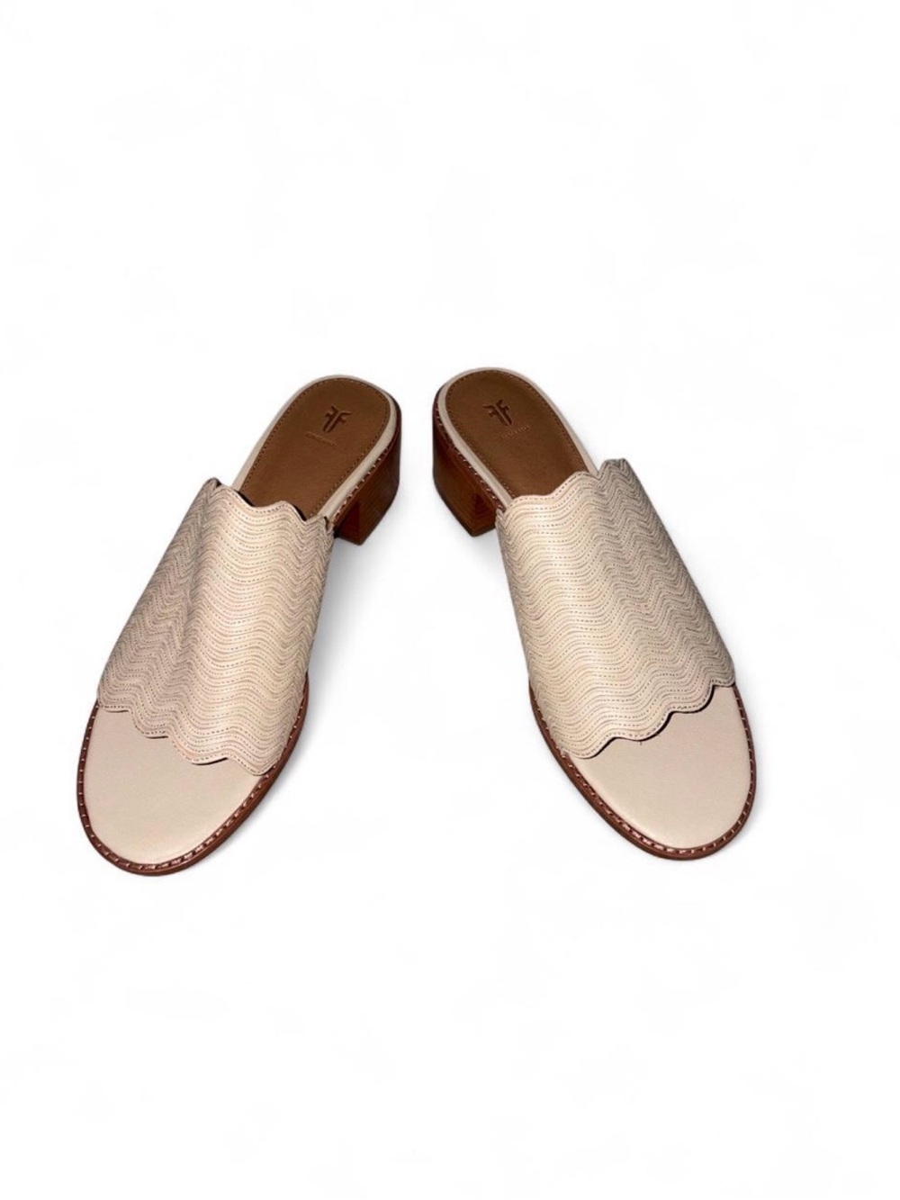 Frye Cindy Wave Mule Sandals in Off White, women’s size 8.5 M